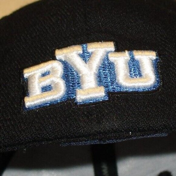 Byu Cougars Zephyr Mens Black Stretch Fit One Fit hat sz. Small New Ncaa - Picture 4 of 4